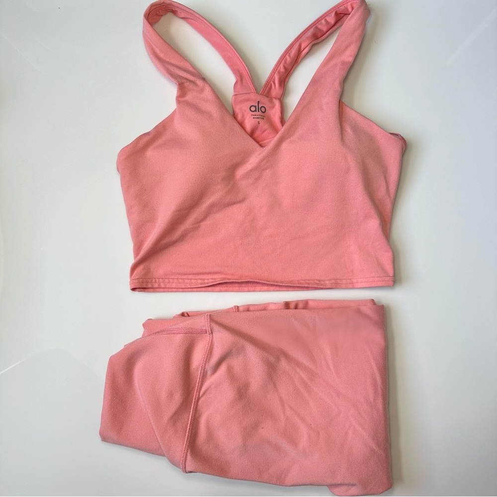 ALO SET - STRAWBERRY LEMONADE REAL BRA TOP SIZE S AND AIRBRUSH LEGGINGS SIZE XXS